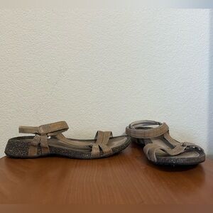 Teva Ventura Cork Sandals Tan Brown Adjustable Velcro Strappy Outdoor Size 8